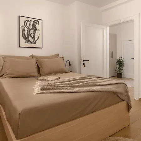 Mama Marija * Hvar Town