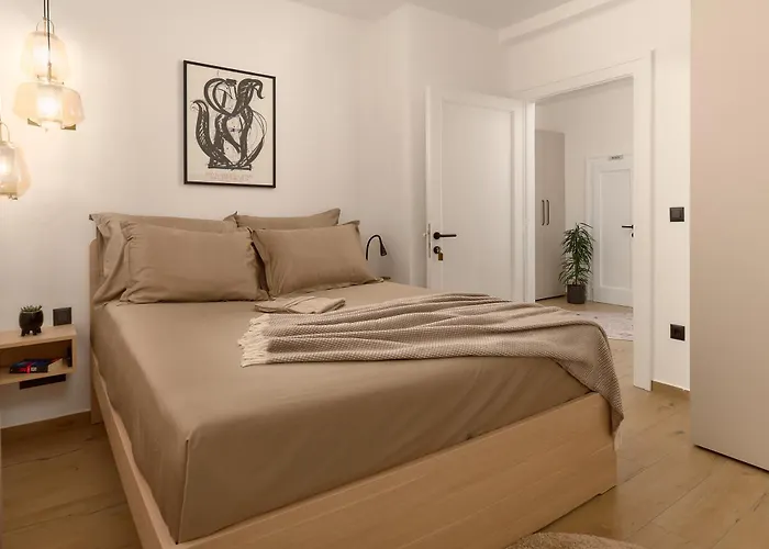 Mama Marija * Hvar Town