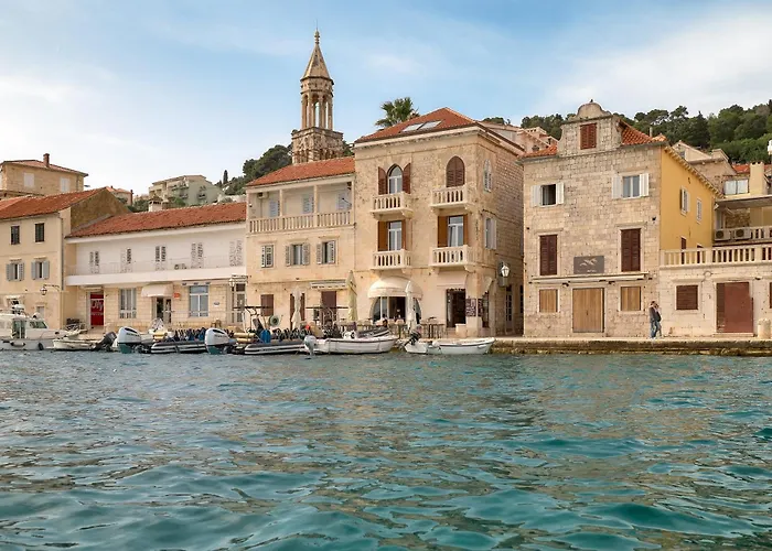 Mama Marija * Hvar Town